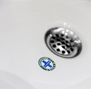 Hygienesiegel im Waschbecken