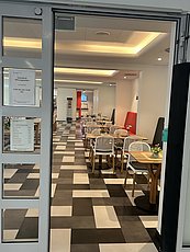 Geöffnete Krankenhaus-Cafeteria St. Antonius